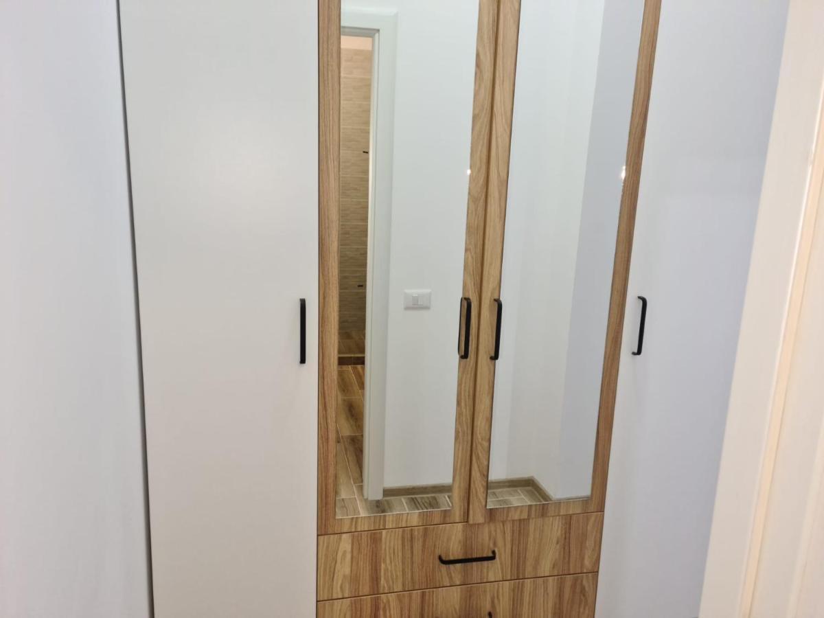 Appartement Apartament Lucian à Râmnicu Vâlcea Extérieur photo